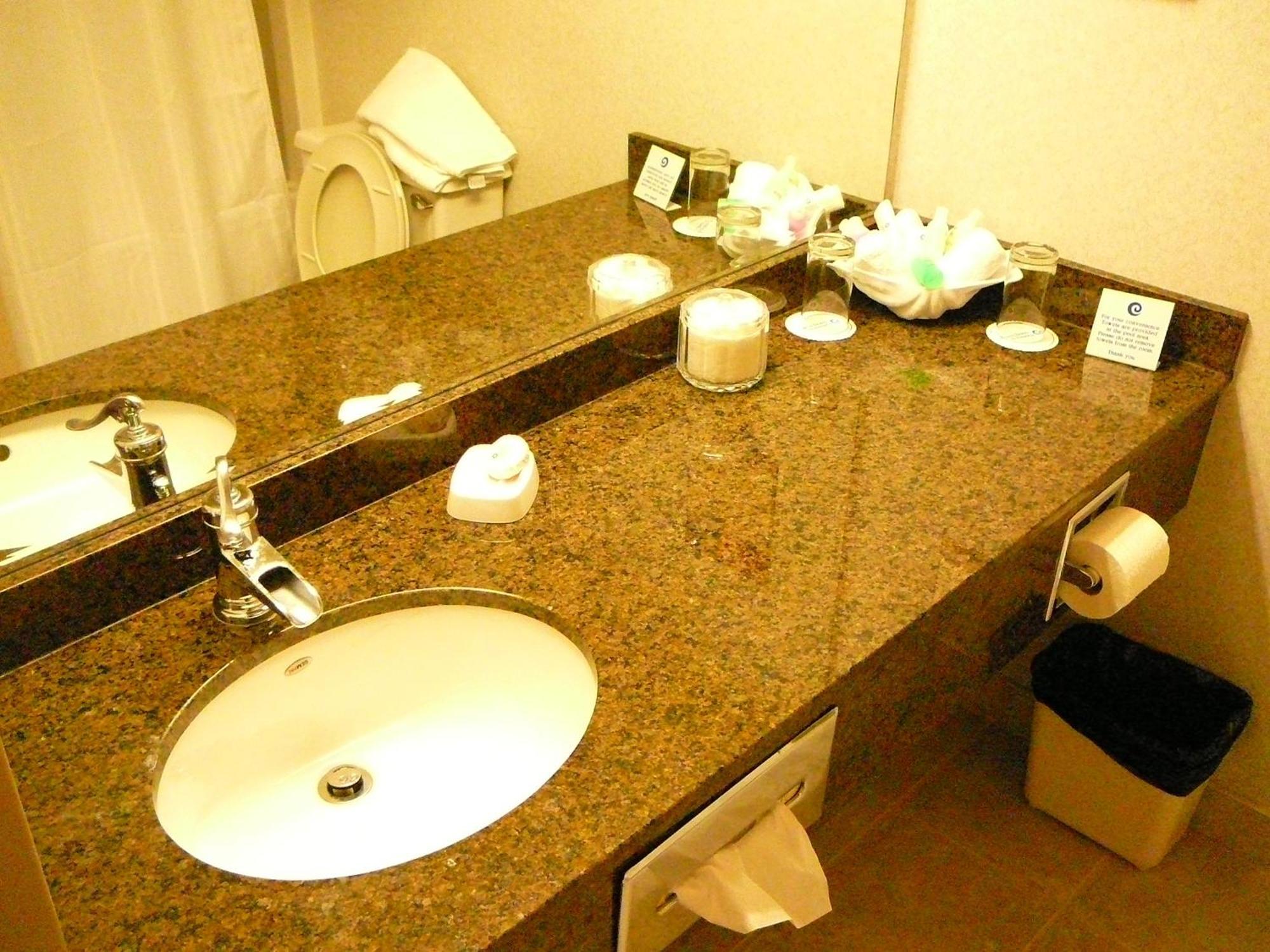 Coast Abbotsford Hotel & Suites Εξωτερικό φωτογραφία