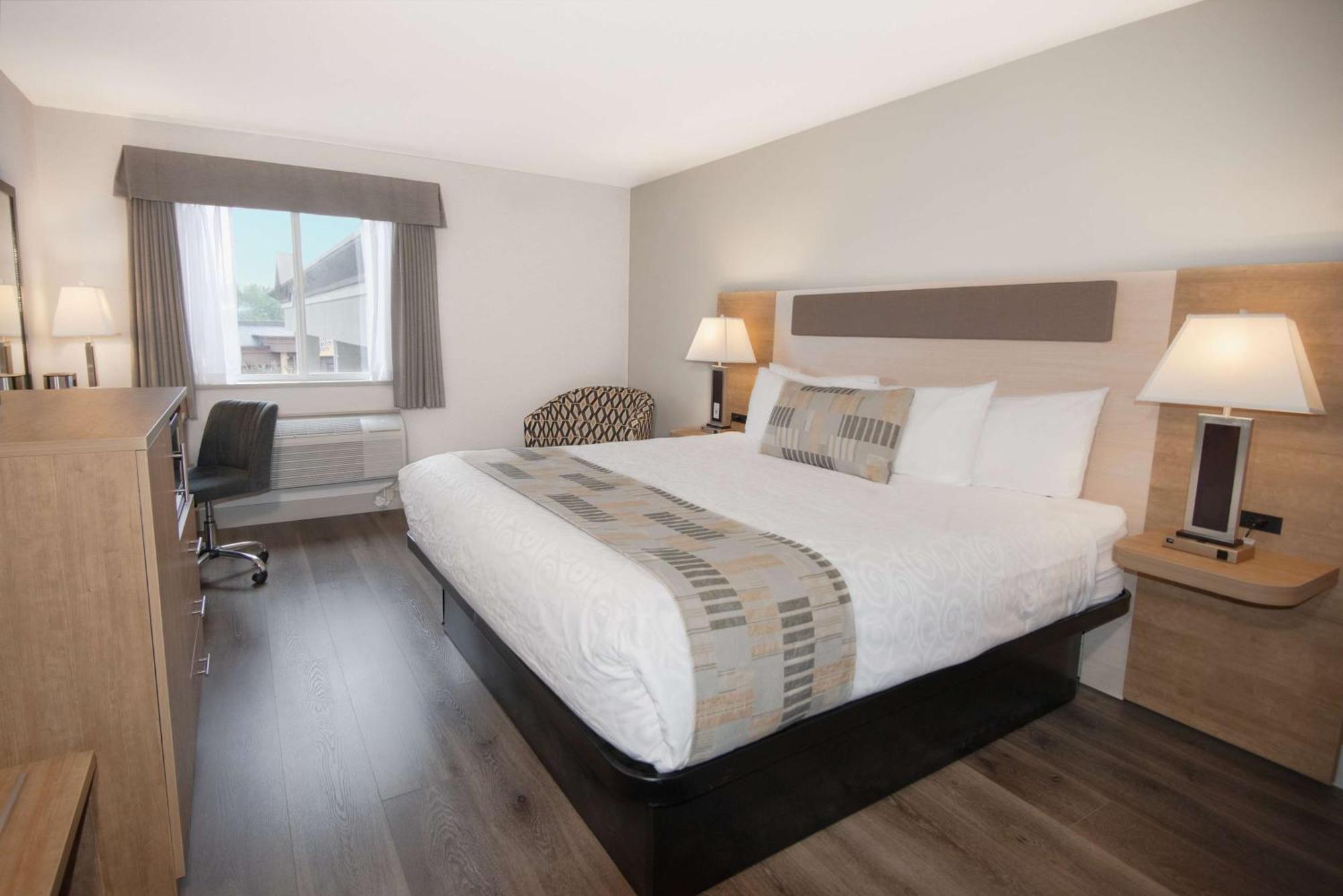 Coast Abbotsford Hotel & Suites Εξωτερικό φωτογραφία